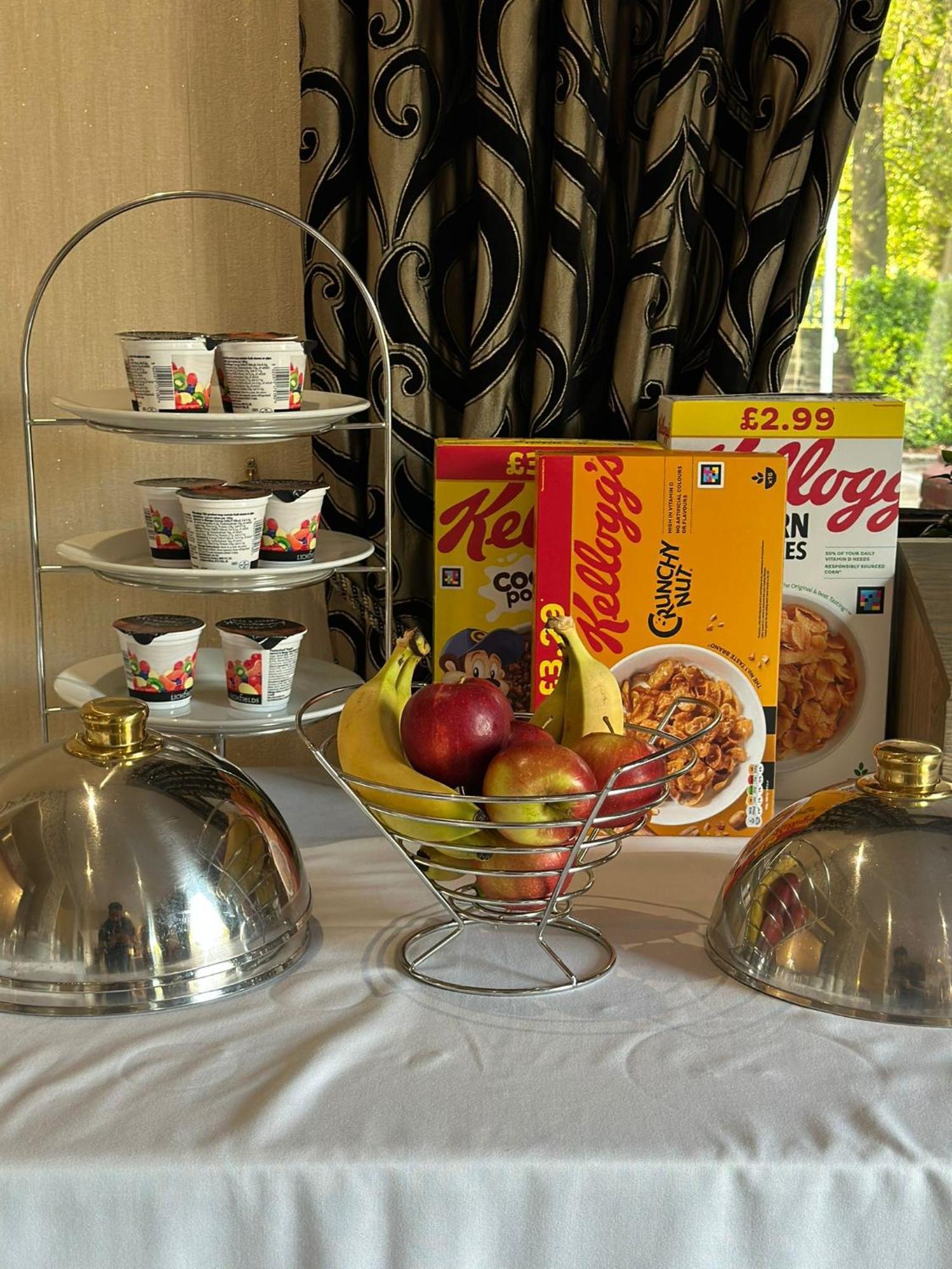 Carlton Park Hotel Родъръм Екстериор снимка