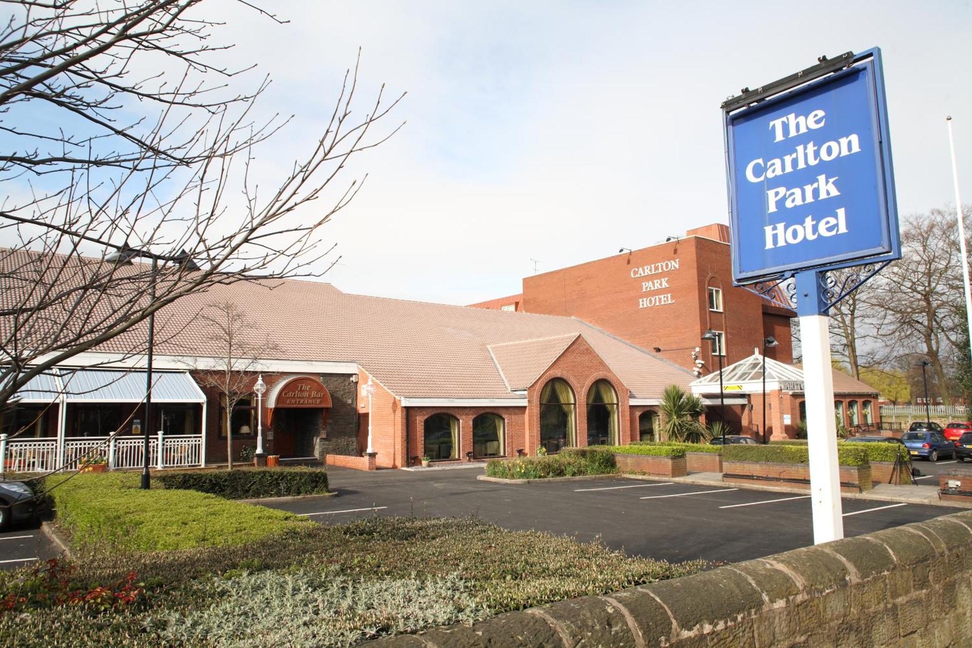 Carlton Park Hotel Родъръм Екстериор снимка