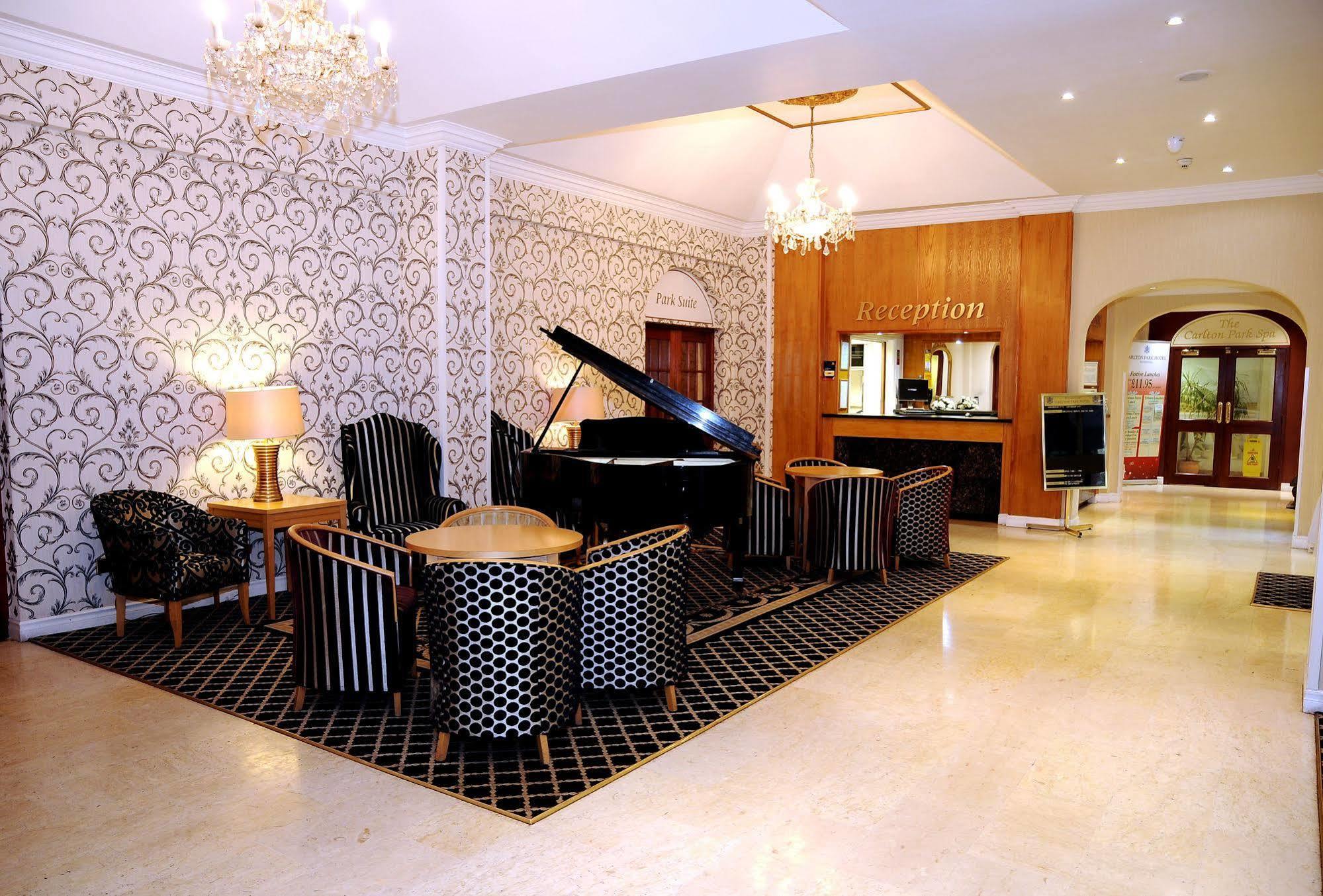 Carlton Park Hotel Родъръм Екстериор снимка