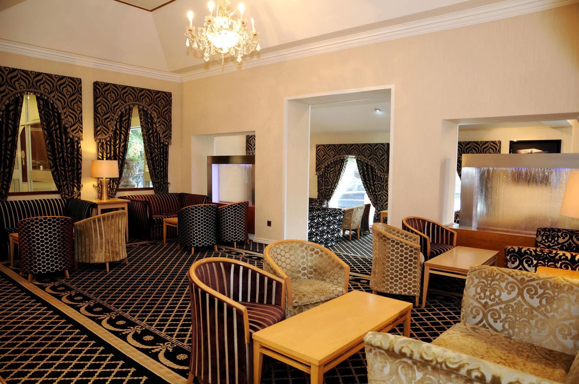 Carlton Park Hotel Родъръм Екстериор снимка